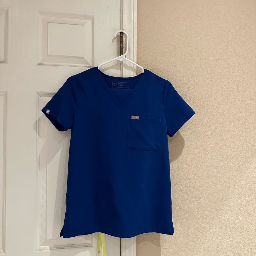 FIGS scrubs set